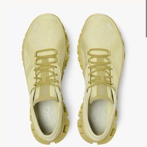 On cloud x running shoes